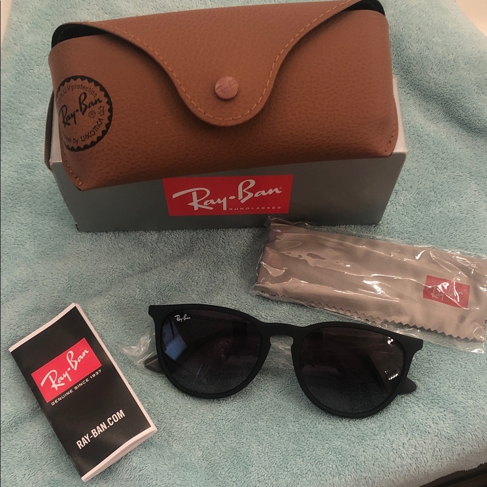 Erika Ray-Ban Black Sunglasses with Tan Case